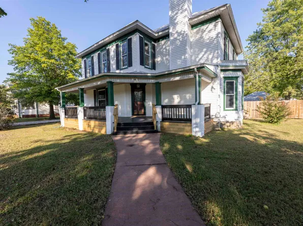 506 N Main St, Moline, KS 67353