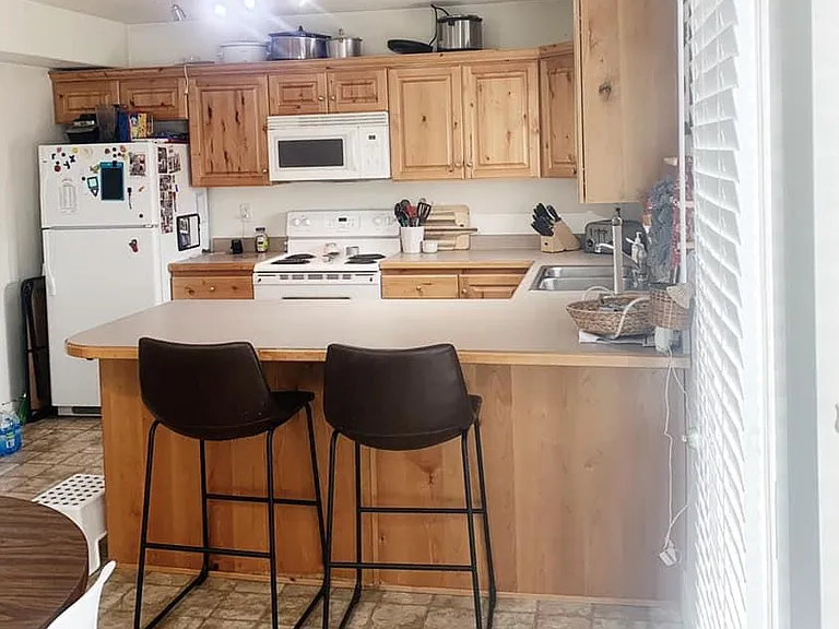 381 S State St #11 — Photo 18