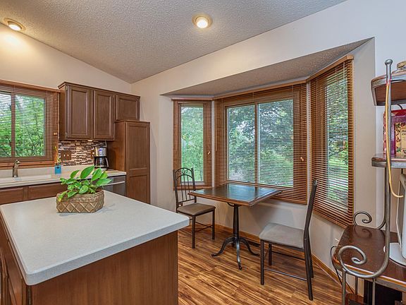 2nd image of 15713 Forest Cir