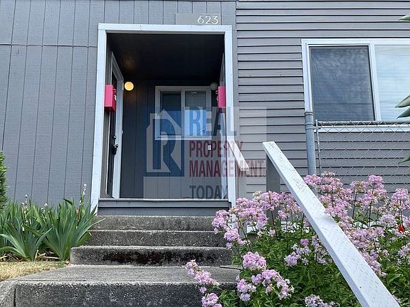 2nd image of 621-623 S Sprague Ave #11426633