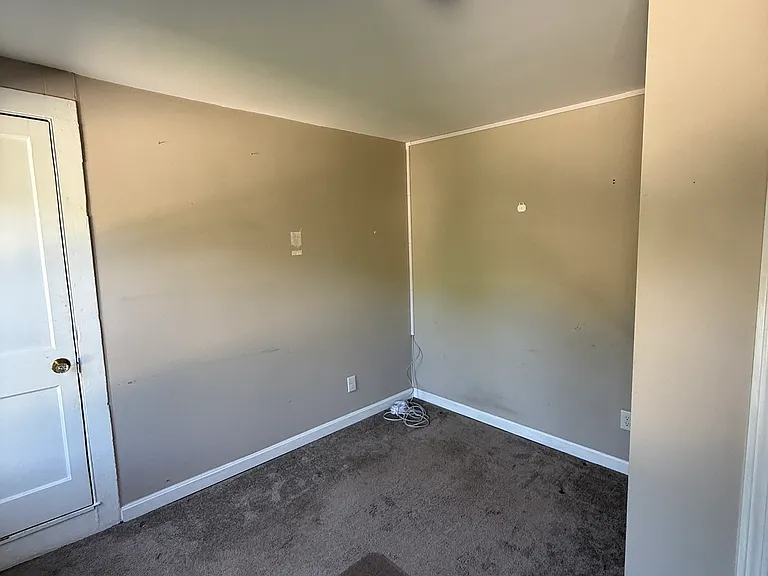 222 N Cherry St — Photo 8