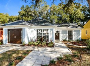 207 Regal Park Dr, Valrico, FL 33594
