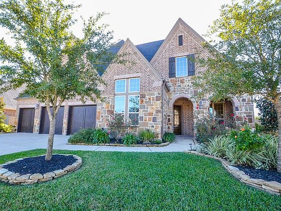 3rd image of 2810 Josslyn Ct