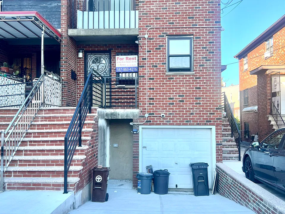 45-27 Smart St #2