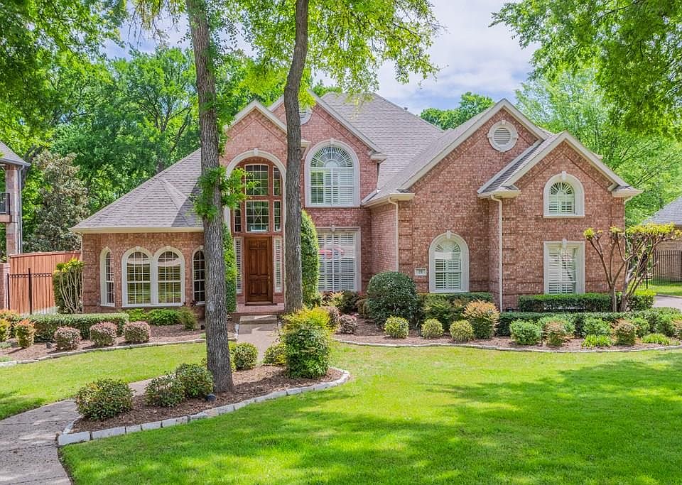 1st image of 22 Winding Hollow Ln