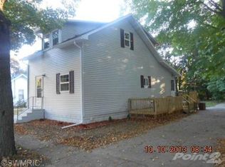 115 S Cayuga St, Buchanan, MI