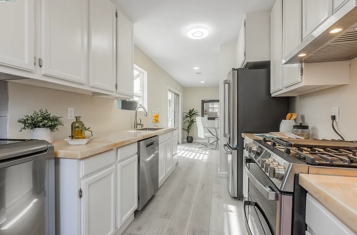 4 bed, 1400 sqft, $1,600 — Photo 4