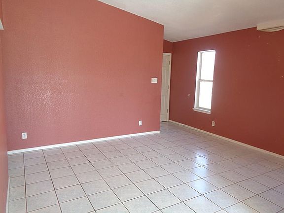 2nd image of 6208 London Bridge Dr