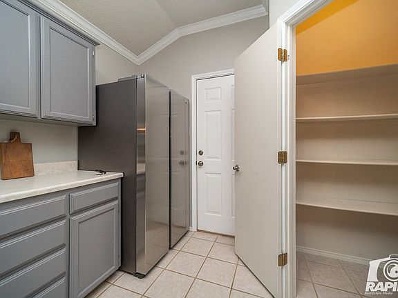 3rd image of 1201 Henry Ln