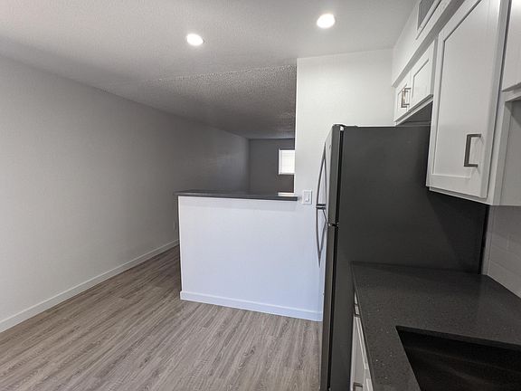 3rd image of 1503 E Missouri Ave #23
