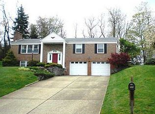 2238 Clairmont Dr, Upper St Clair, PA