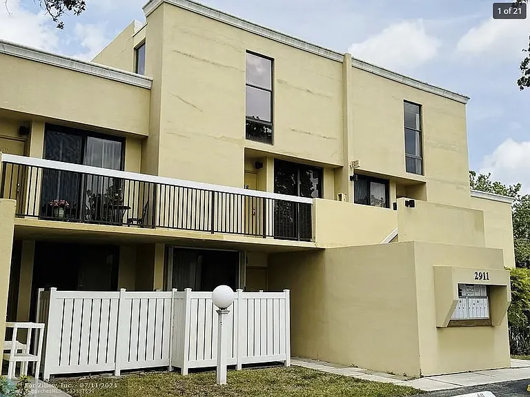 2911 SW 87th Ter #1607 — Photo 16