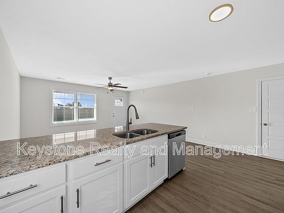 4th image of 105 Mace Ln Unit B