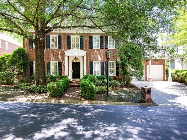 15 Old Paces Pl NW, Atlanta, GA 30327