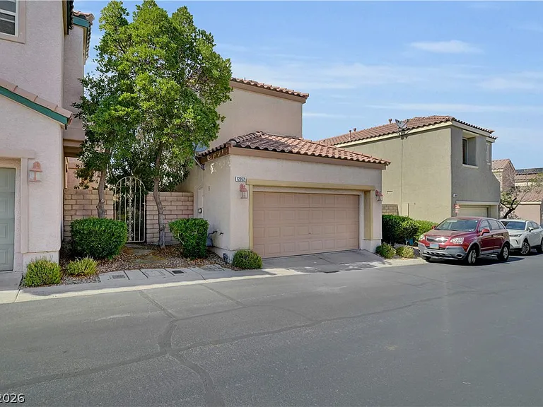 12052 Hathaway Pines Ln — Photo 47