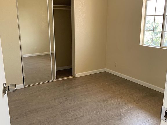 3rd image of 428 N Westlake Ave APT 4
