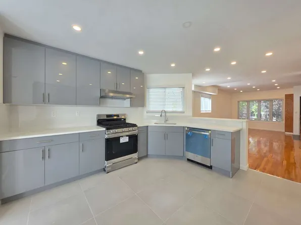 172 Bathgate St, Staten Island, NY