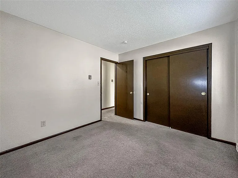 Park Forest Apartments — Photo 8