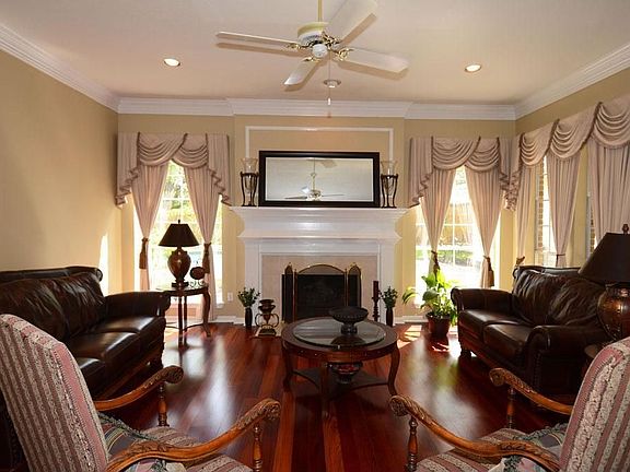 5th image of 2403 Kings Lodge Dr
