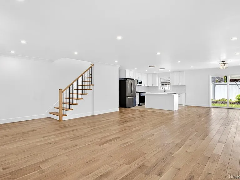 37 Corchaug Ave #B — Photo 4