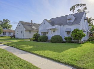141 N 8th Ave, Manville, NJ 08835