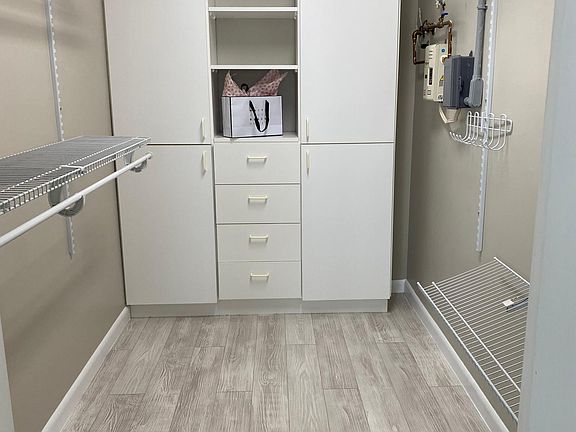 3rd image of 635 Centre Ct SW APT 202
