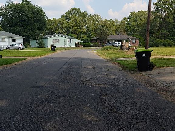 5th image of 105 Dale Ln