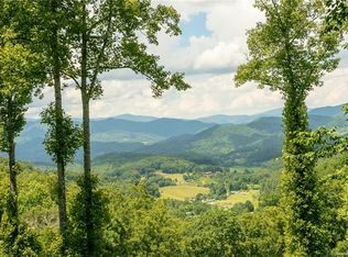 300 Creekside Way #B-302, Burnsville, NC 28714