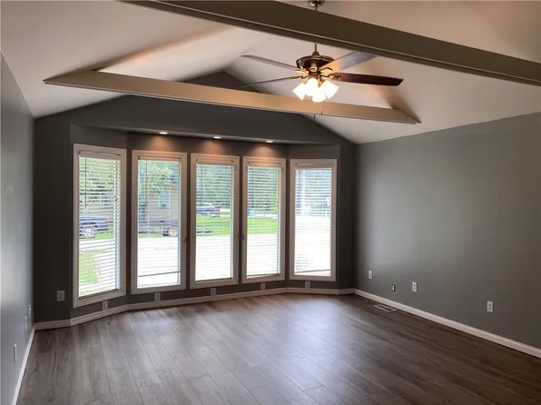 104 W Benton St, Gentry, AR 72734