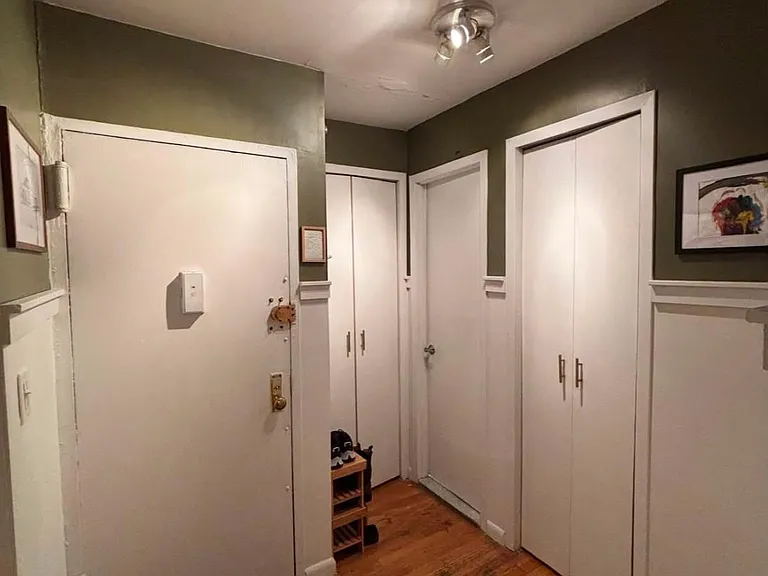 1431 1st Ave #5-R — Photo 4