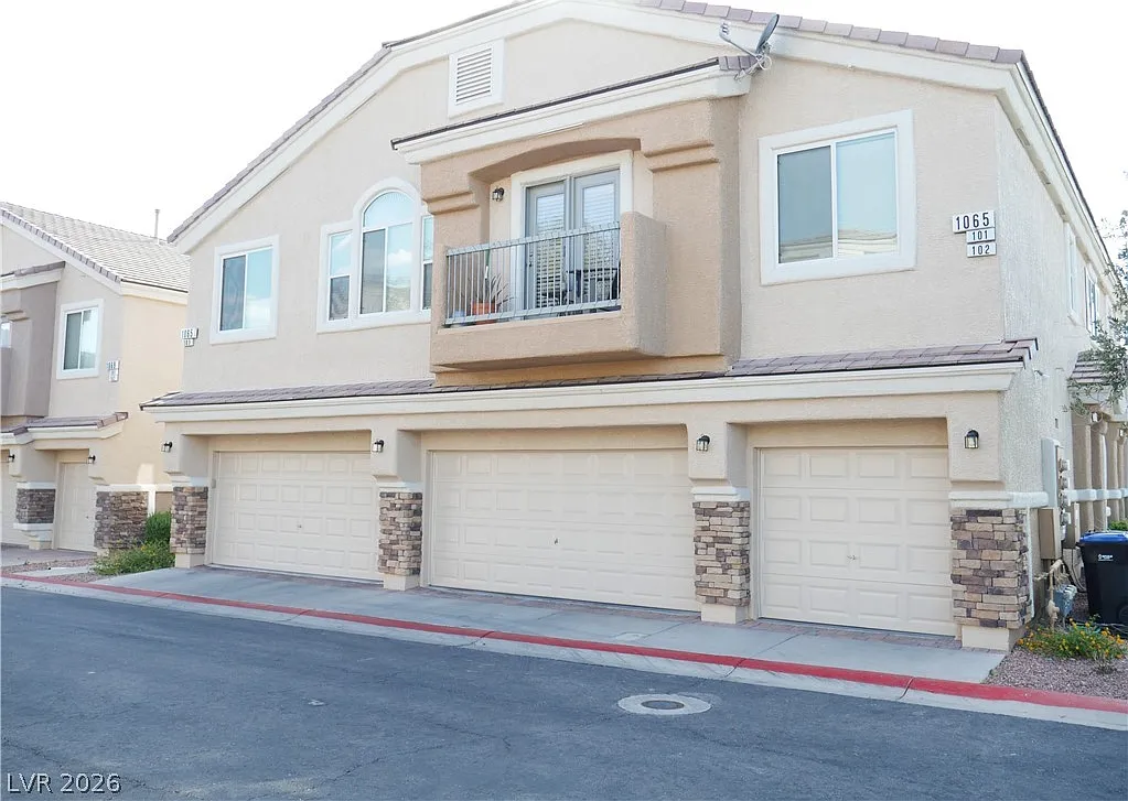 3 bed, 2.5 bath, 1625 sqft, $1,800 — Photo 1