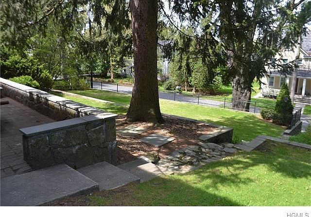 2nd image of 24 Crest Rd