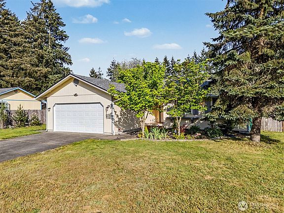3rd image of 444 Volesky Drive SE