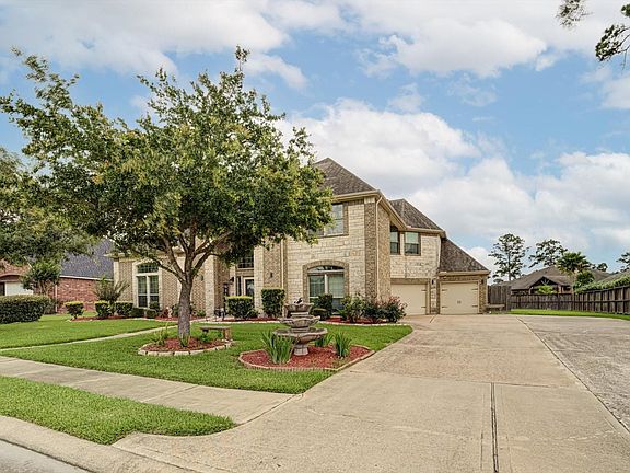 2nd image of 422 Old Orchard Dr