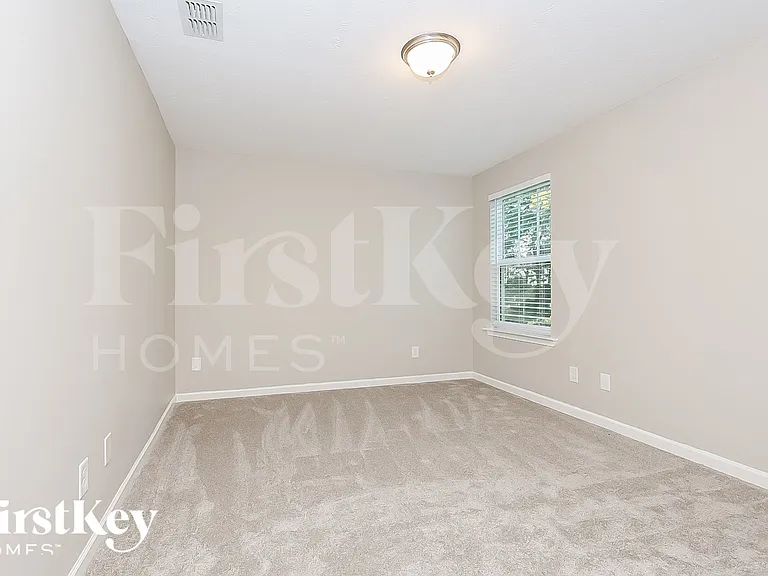 2116 Preserve Cir — Photo 15