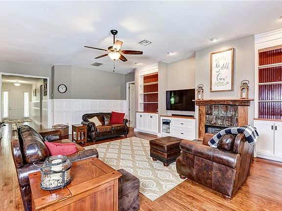 5th image of 1920 Glenwood Oaks Ln