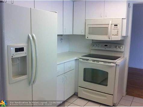 4th image of 7104 NW 61st St