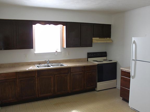 5th image of 608 S Central Ave