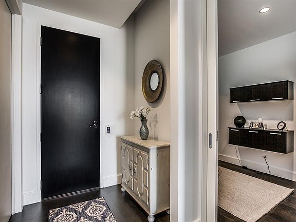 3rd image of 2408 Victory Park Ln APT 1041