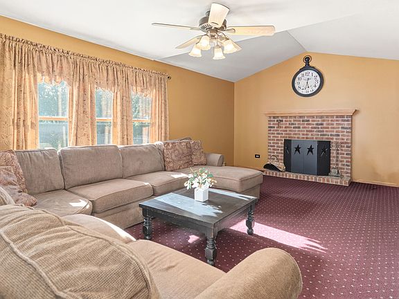3rd image of 301 Savoy Dr