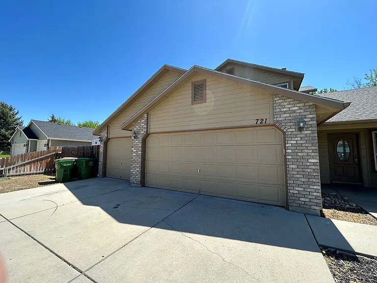 721 E Hawk St — Photo 3