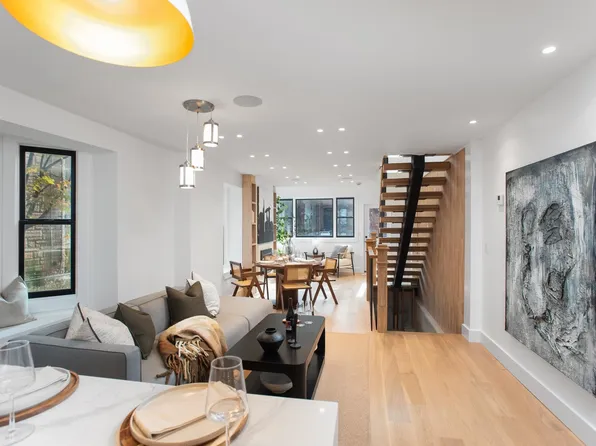 274 7th Street image 6 of 40