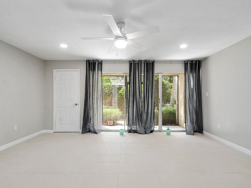 1st image of 560 Orange 27 Dr