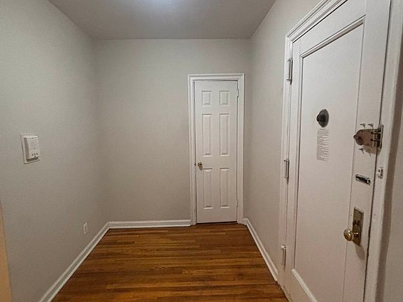 5th image of 2540 31st Ave APT 1J