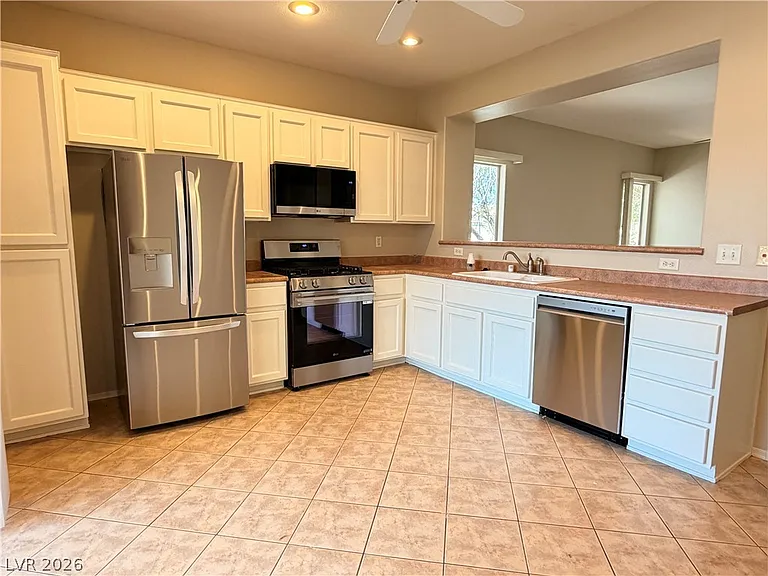 2523 Romanza Rd — Photo 11