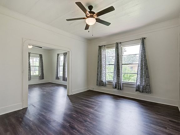 3rd image of 510 Stilwell Blvd