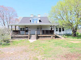 121 Hermosa Rd, Gretna, VA 24557