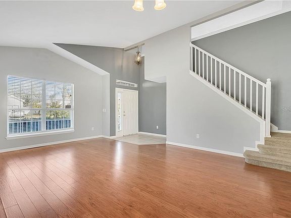 3rd image of 223 Clydesdale Cir