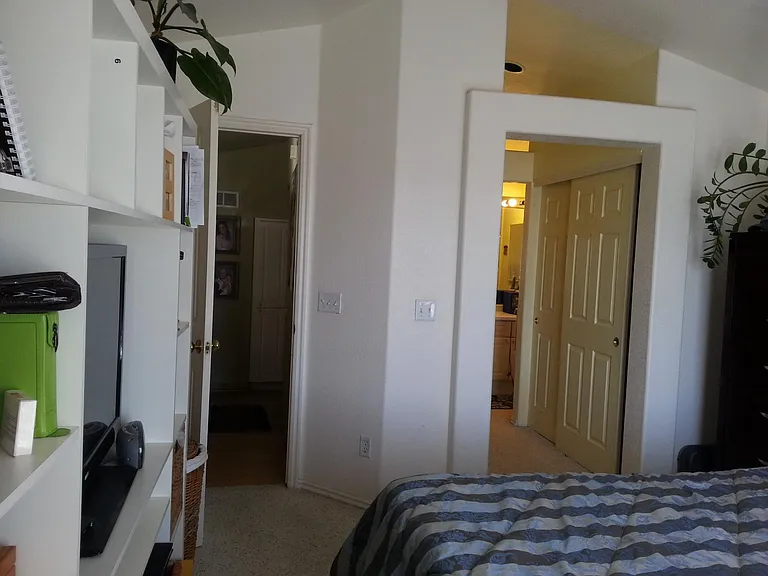 9706 Queenscliffe Dr — Photo 10