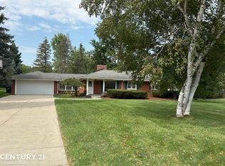 120 Montmorency Rd, Rochester Hills, MI 48307